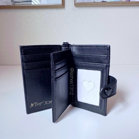 Black Heart Pattern Wallet - Picture 4 of 5